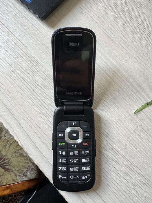 Samsung duos telefon knopka