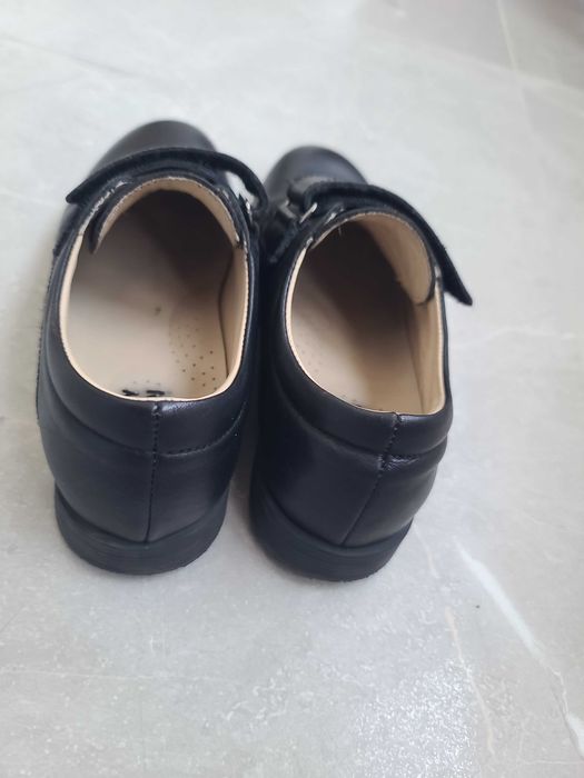 Продам кожанные туфли для мальчика 32 р