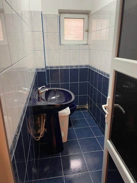 Închiriez apartament 3 camere