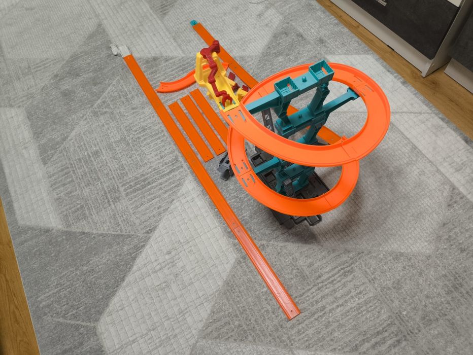 Продам трек хотвилс