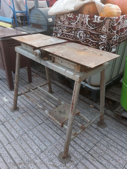 Circular de lemne solid preț 820 lei.