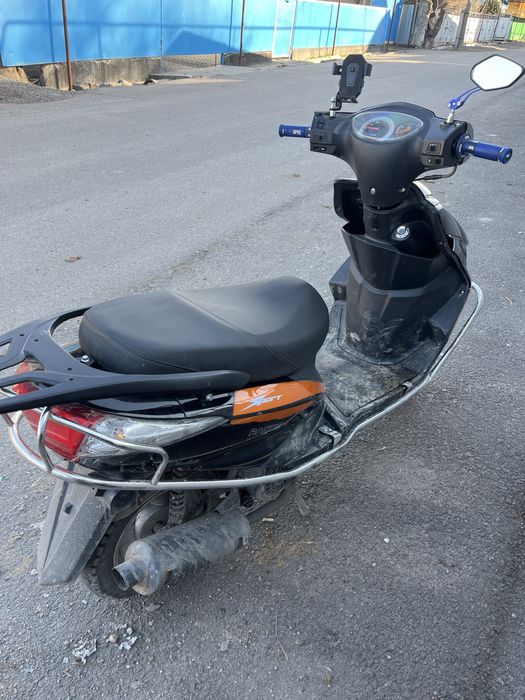 Продам мопед м8.