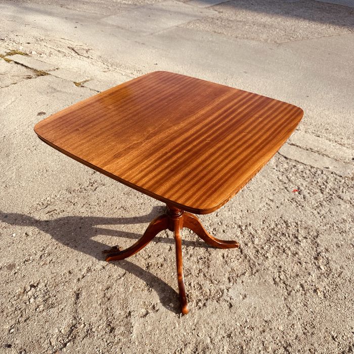 Шведска винтидж маса – mid-century, в стил Carl Malmsten