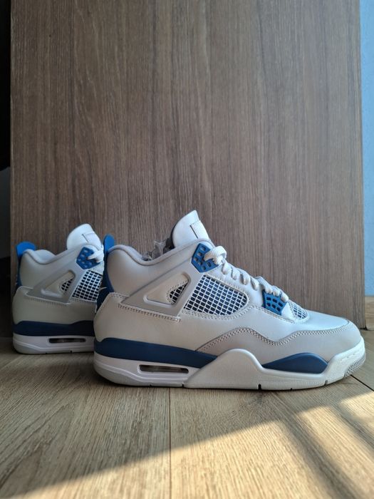 Air jordan 4 millitary blue