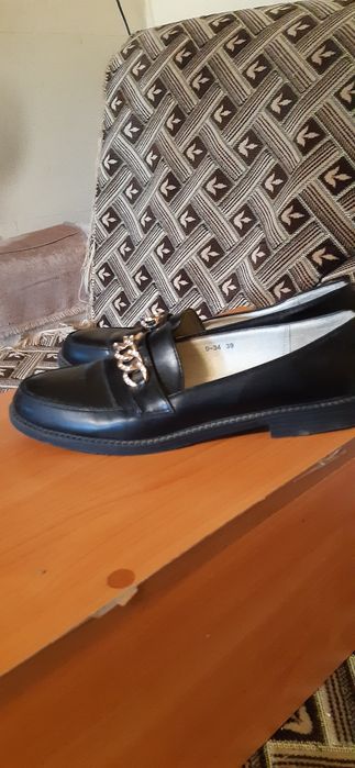 Туфли, кроссовки