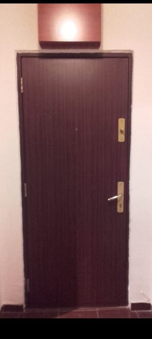 Proprietar vând apartament 2 camere la parter Torontalului nr 6 vizavi de Iulius Mall , Biserica Agape
