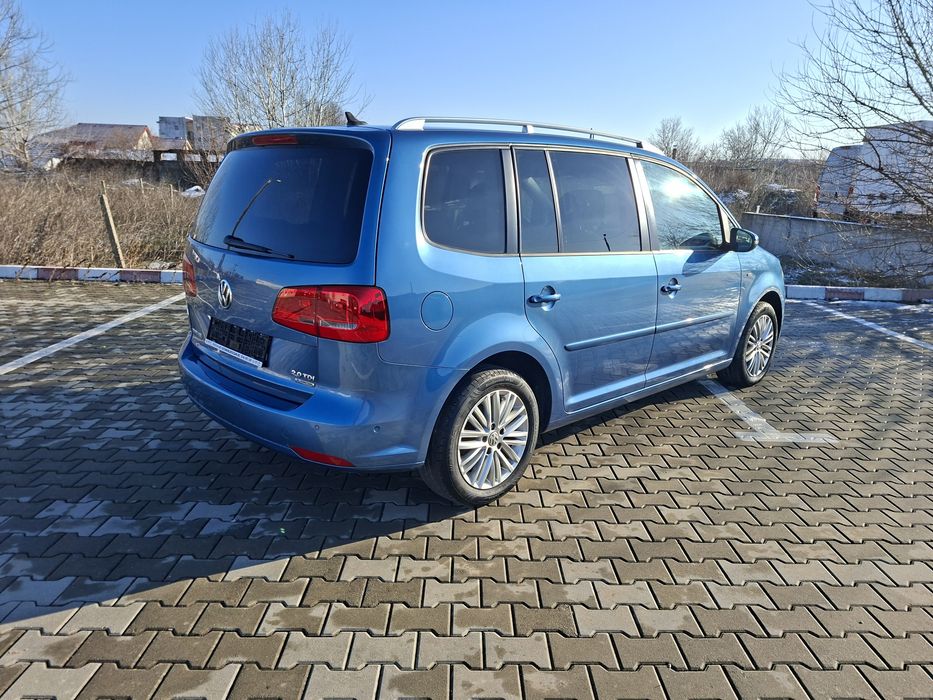 Volkswagen Touran Cup 7 locuri Faruri Led Xenon Camera Marsarier