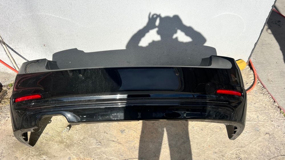 Продавам заден броня за BMW F30
