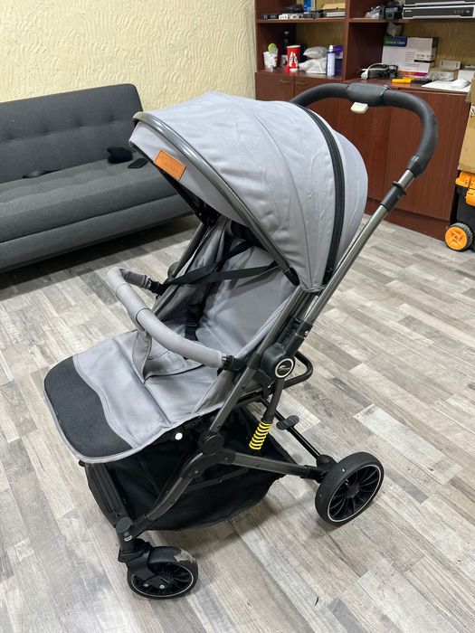 Детская коляска легкая в машину помещается отличное состояние