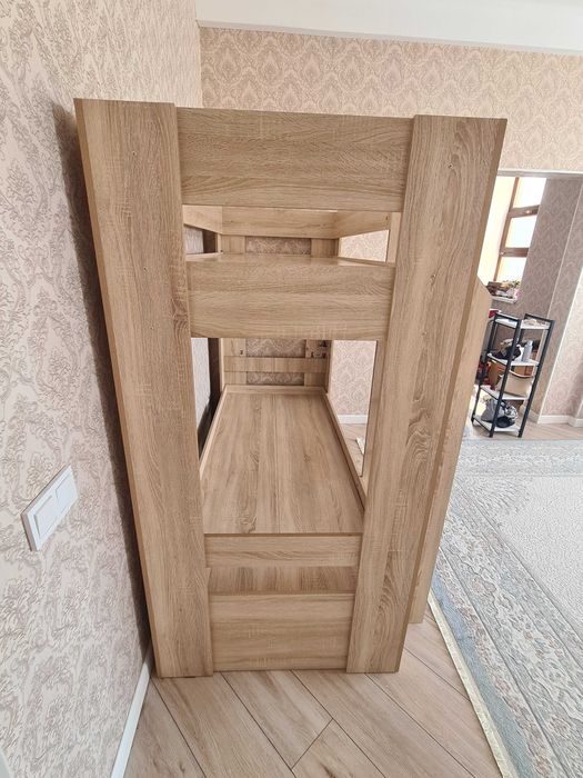 Двухярусная, детская кровать.