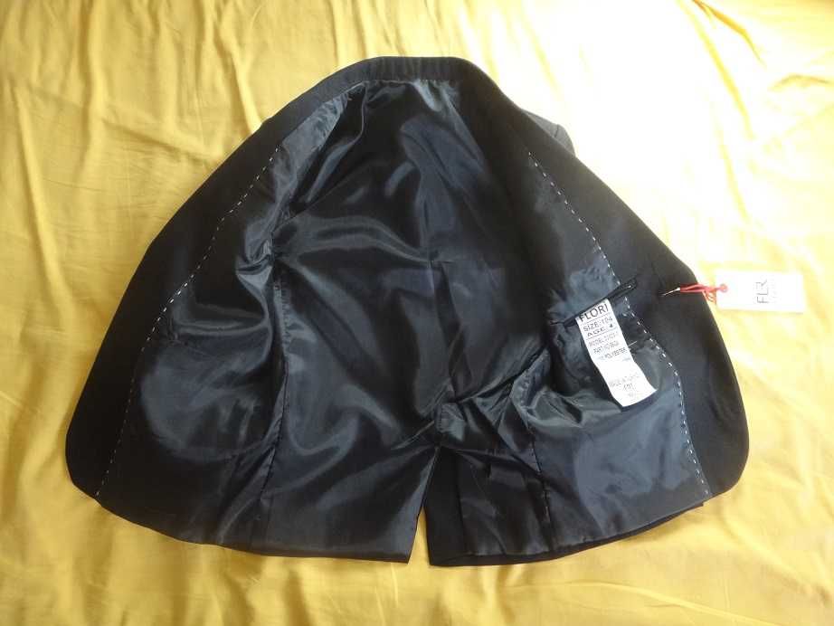 Нов Детски официален черен костюм от 3 части, размер 104-110см,за 4-5г