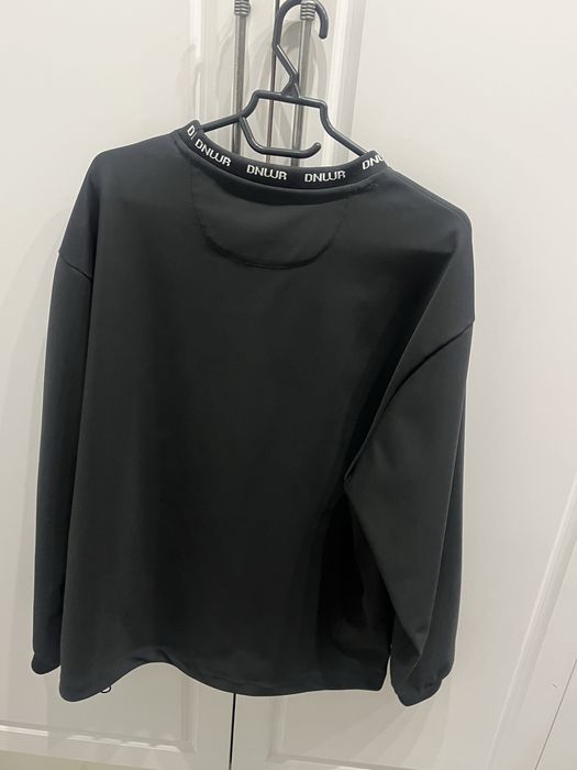 Нейлоновый черный свитшот