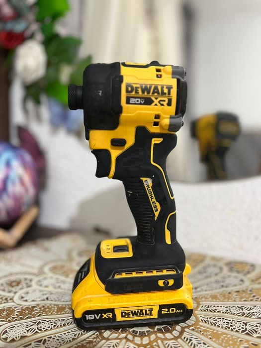 DeWalt dcf870 18 v
