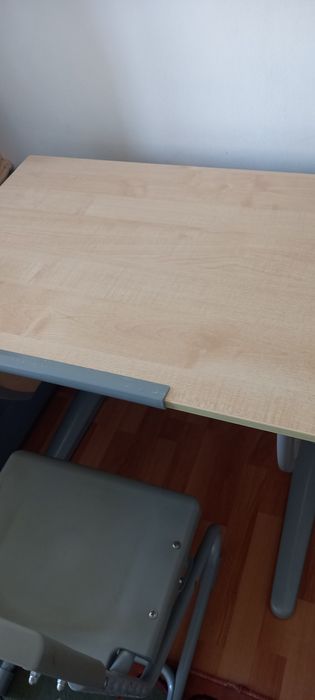 Парта школьника растущая