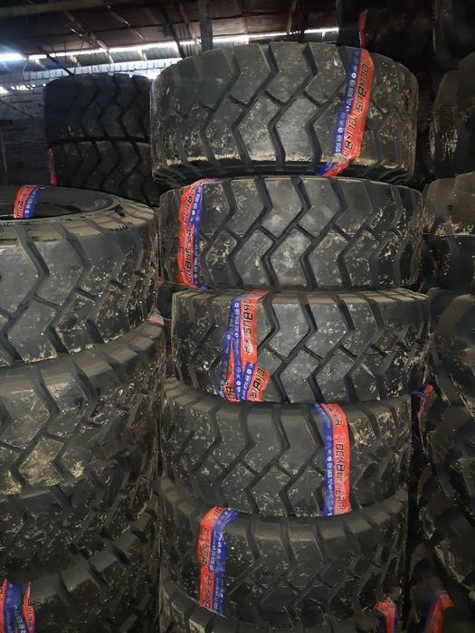 Шина Размера 21×8-9 SOLID каучук ROCKBUSTER(китай).