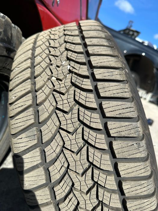 Гуми 225/50 R17 Debica Frigo зимни