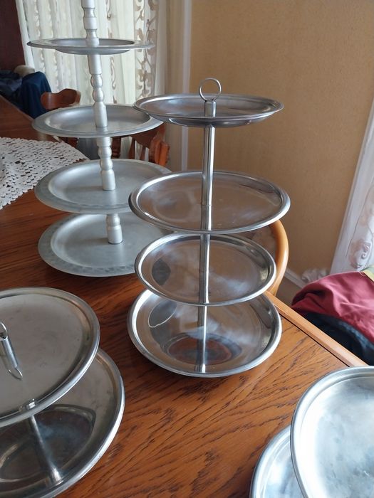 Tavite suprapuse ,pentru evenimente din inox