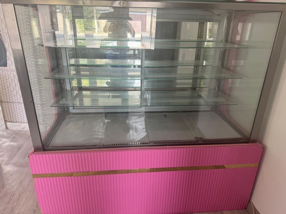 Витрина холодильник,хватайка,шкаф