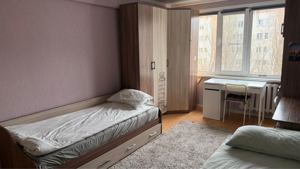 Продам комплект мебели для детской.