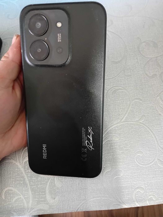 Продавам телефон Redmi 15 C