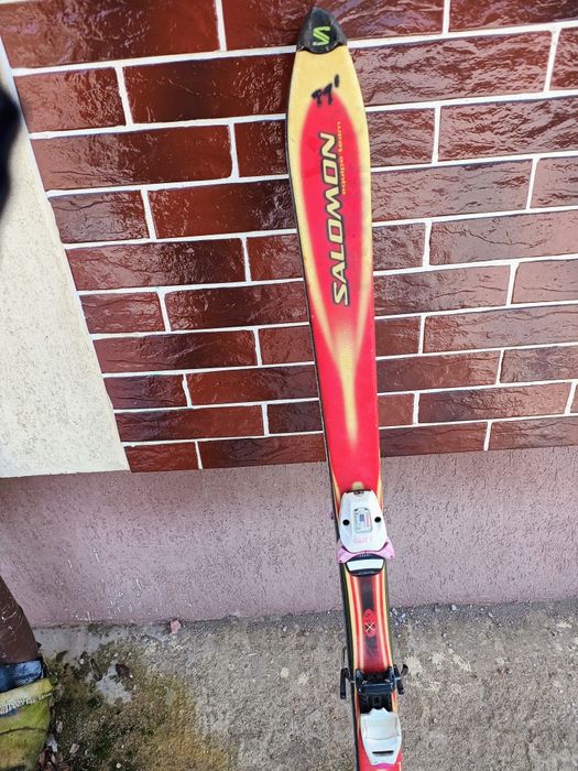 Vând skiuri Salomon 130cm