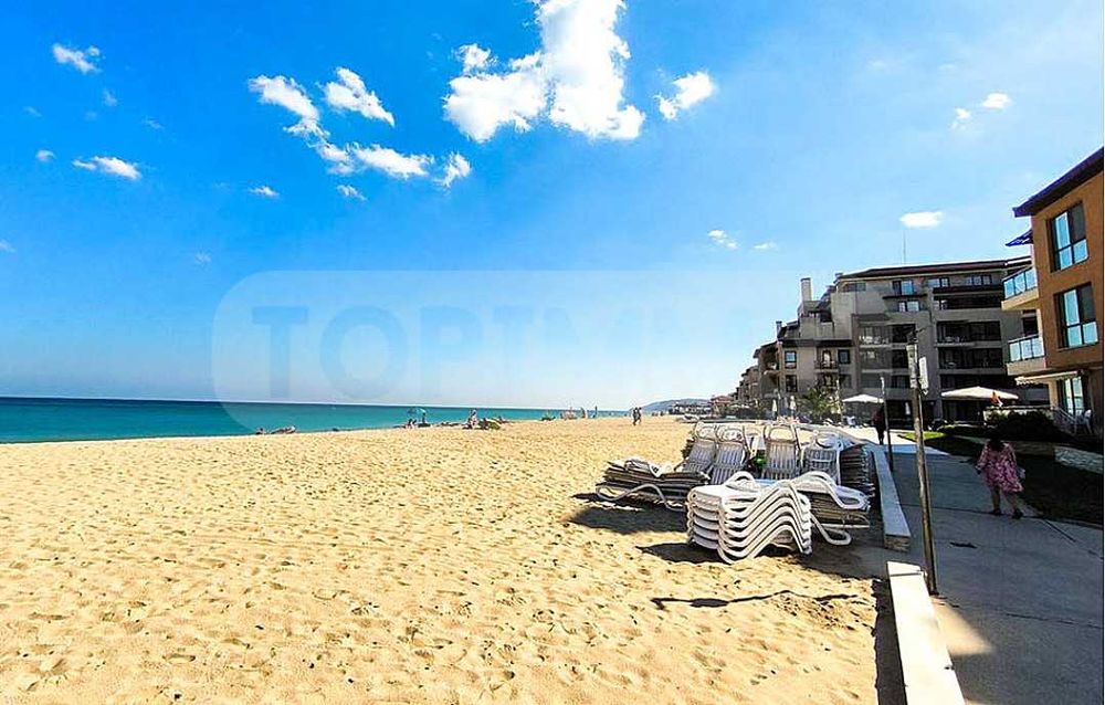 Двустаен апартамент до брега на морето в град Обзор