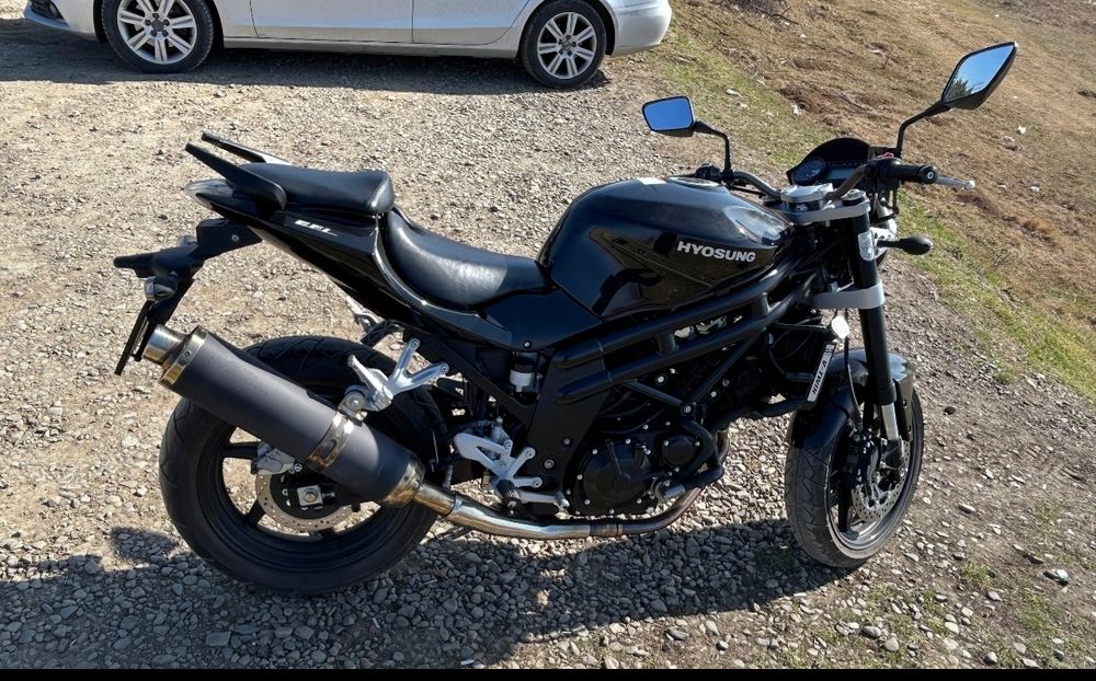 Vand  motocicleta  Hyosung GT650i 2010 , 1500 km, inmatriculata