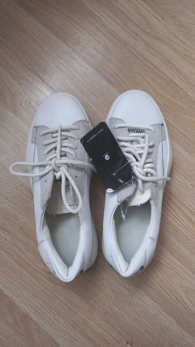 Кроссовки, новые. 35 размер.  Белые Y-3