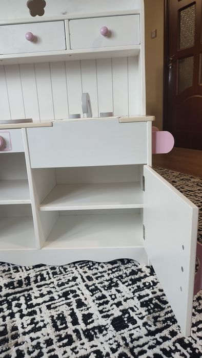 Детска кухня + дървени играчки