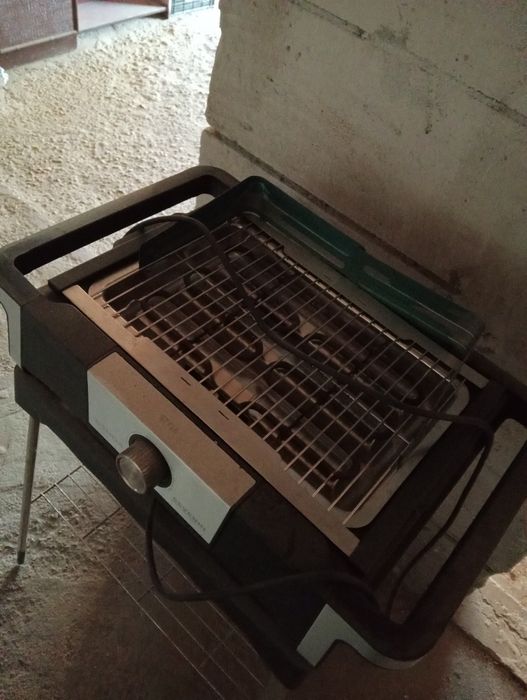 Grătar electric stare perfecta 250 lei