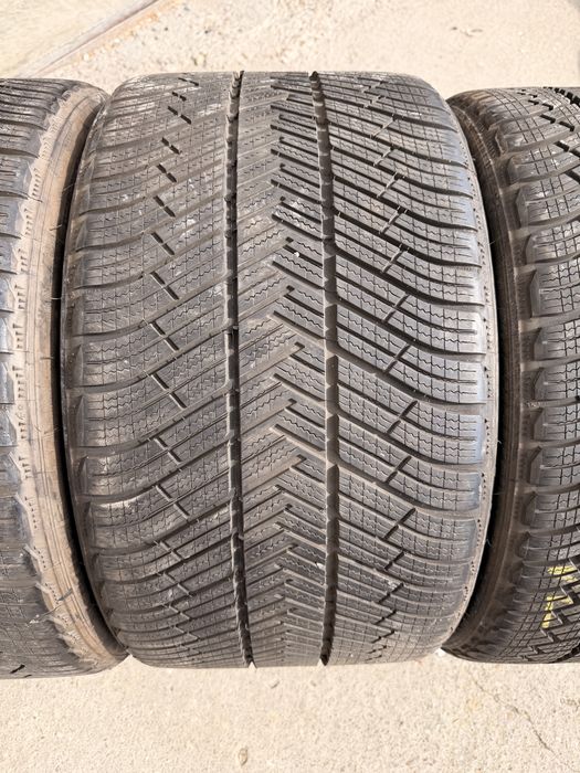 Set anvelope 295/30R20 si 245/35R20 Michelin Iarna