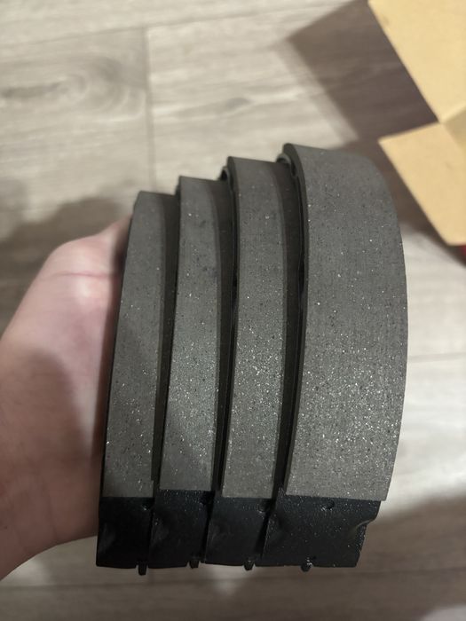 Барабанни накладки TRW за ръчна спирачка Тойота, Пежо, Ситроен, Сузуки