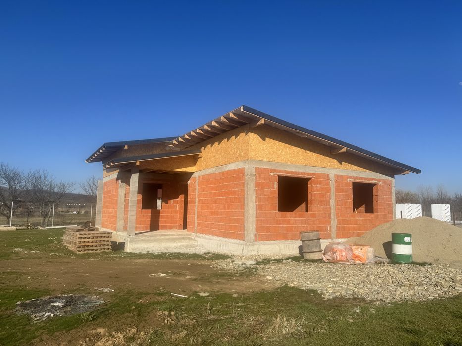 Casa noua de vanzare