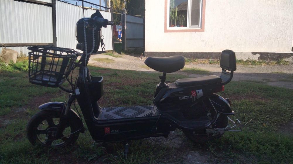 продам скутер ск8