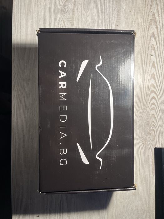 Universal car play media