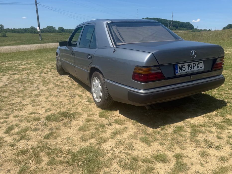 Vând Mercedes W124