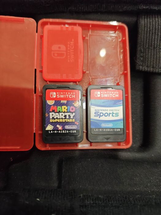 Лот за Nintendo Switch: Твърд калъф + игри Mario Party и Switch Sports