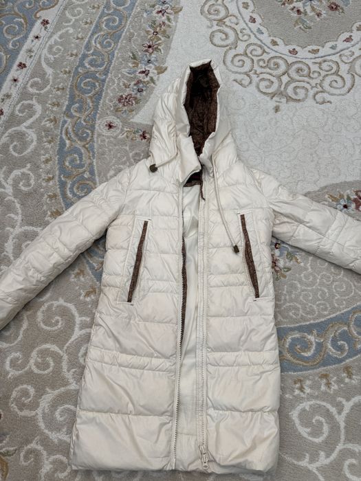 Продам демисезонный пуховик