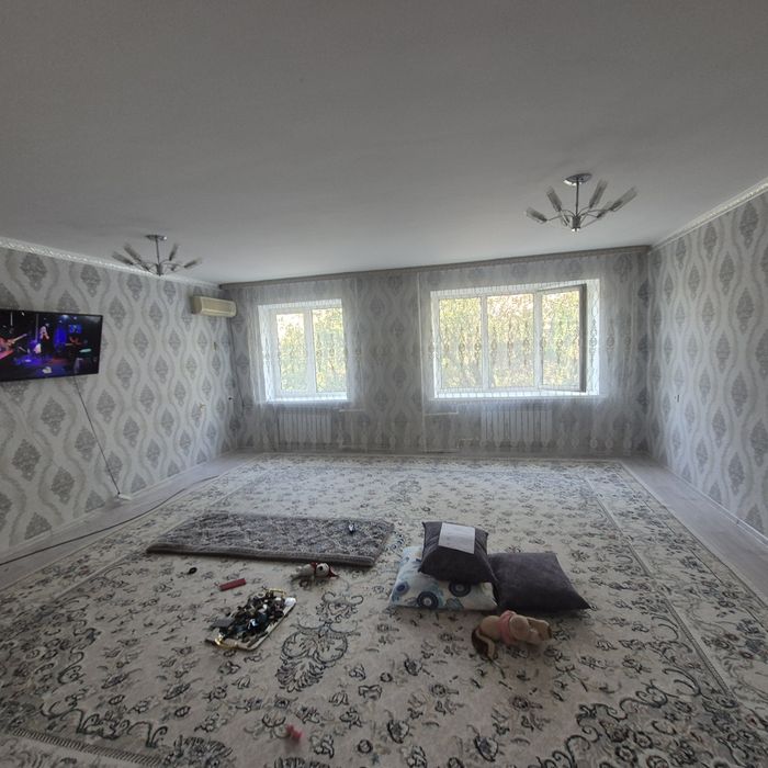 Продаю 4-комнатную квартиру