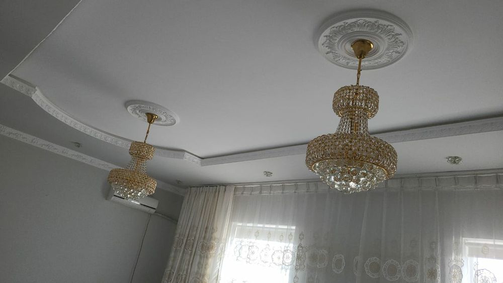 Продаётся люстра