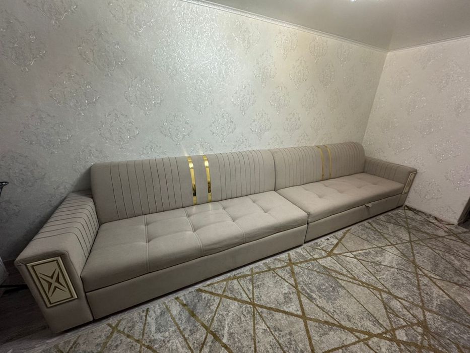 Продам диван 4-х метровый