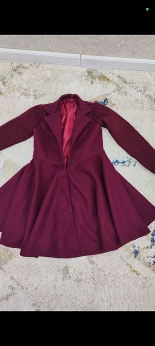 Демисезонный Кизлар пальтолари сотилади