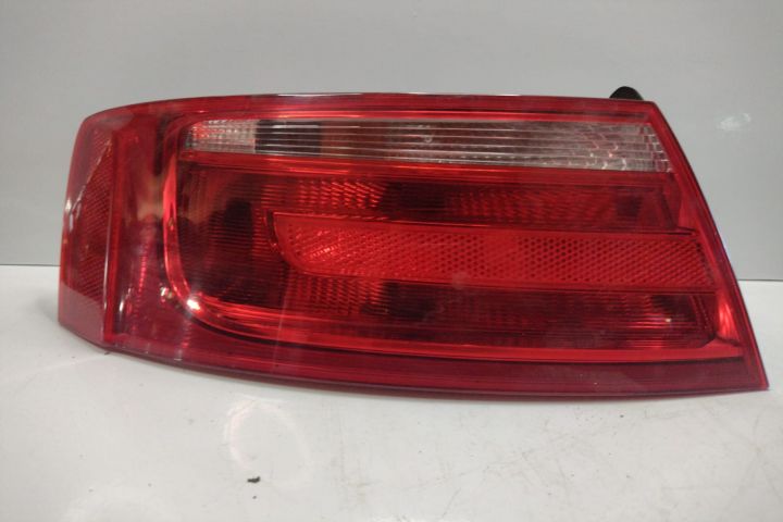 Stop  stanga, coupe 8T0945095 / 8T0 945 095 / 8T-094-5095 / 8T 0945 0