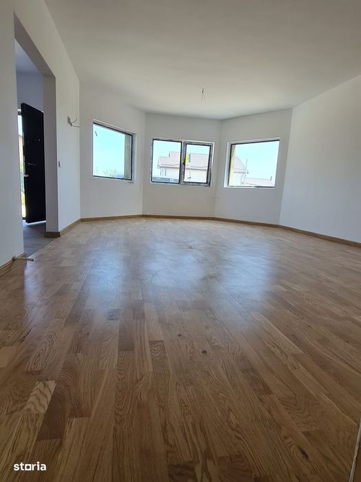 Casă nouă cu 5 camere