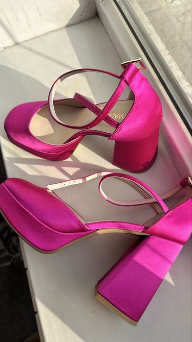 Продам туфли надевала 1 раз 40 размер