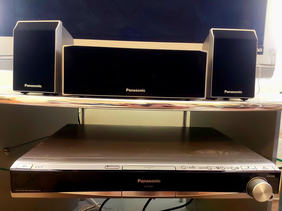 Почти неупотребявано CD/DVD аудио уредба с 6 бр колони