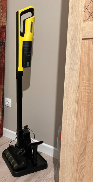 Пылесос Karcher вертикальный