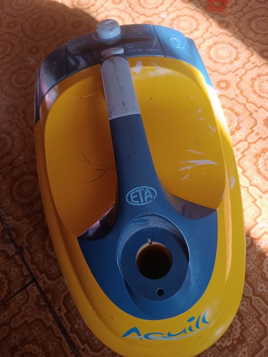 Пылесос  моющий б/у.