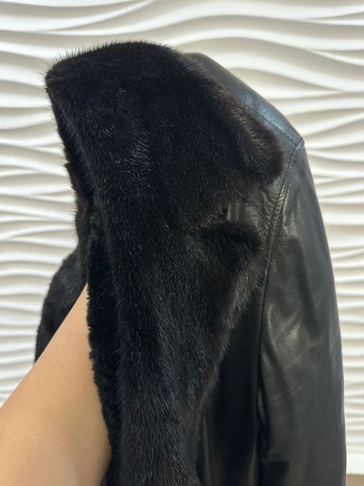 продаю кожаную курту