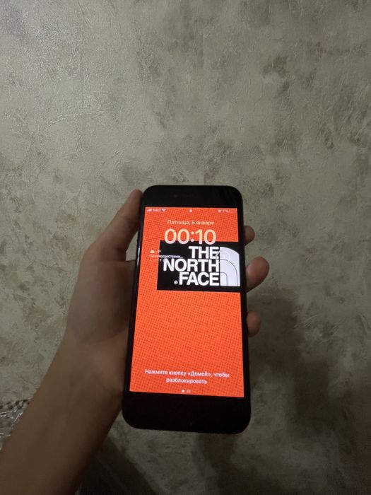 Продам айфон 8 в идеальном состояний